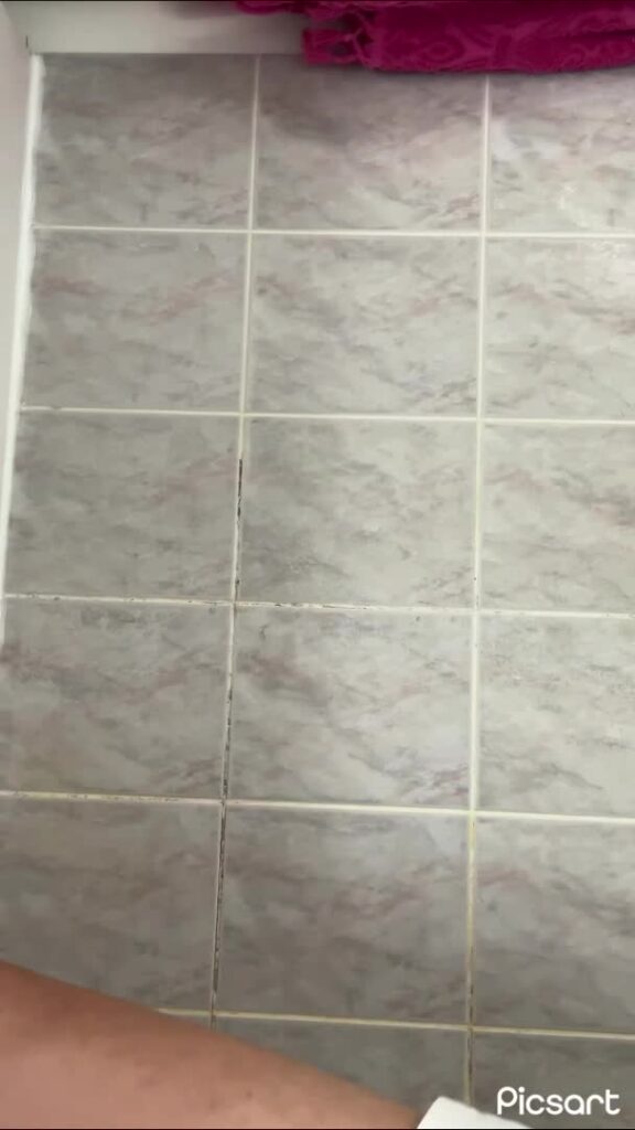 JE CHIE PARTOUT CHEZ TOI !!!